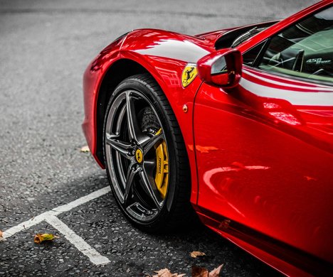 http://maxpixel.freegreatpicture.com/Supercar-Car-Style-Motor-Auto-Vehicle-Ferrari-2932193