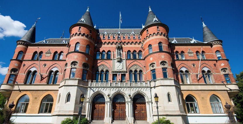 Innan Hotel Borgen flyttade in var Nerikas Allehandas redaktion hyresgäster.  