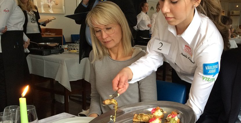 Fatservering av gös. Det var ett av tävlingsmomenten. 