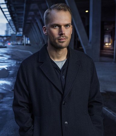 Se debutanten Victor Pavic Lundberg berätta mer om 