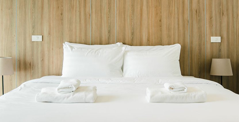 Efter skärpta restriktioner följt av presskonferensen den 16 november<br />
 tömdes hotellbokningarna över en natt. Foto: Colourbox