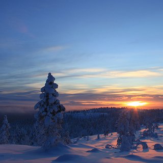 Outdoor North 67 snowshoe mountain