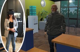 Låter personalen öva på bemötande i VR