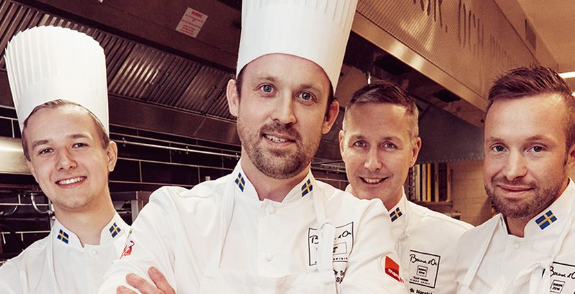 Team Sweden. Commis Hampus Risberg, Alexander Sjögren, svenske Bocuse d'Or-presidenten Henrik Norström och coach Jonas Lundgren. 