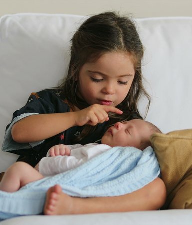 Tillökning i familjen? 10 barnböcker om att få syskon