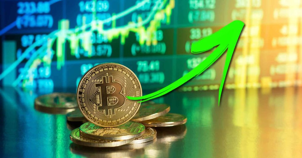 Bitcoin over $7,000 again – the trend points upwards.