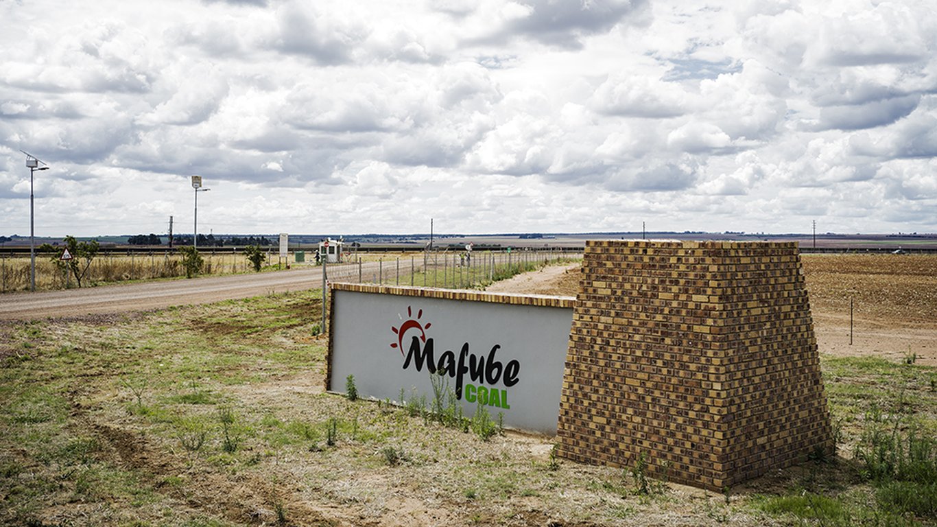 <p>Mafube在2018年底将Springboklaagte矿区的储量全部开采完毕，随即启动了一个新项目，将附近的Nooitgedacht矿区纳入开采计划，这里的储量可让矿山持续运营至2032年。</p>
