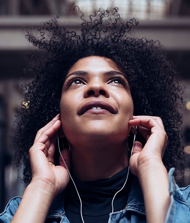 30 ljudböcker alla borde lyssna på innan 30