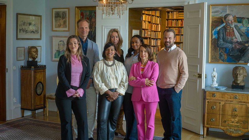 Bonniers Familjestiftelse i nytt samarbete med F1RST – öppnar dörrar för framtidens medie- och förlagstalanger