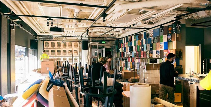 Byggarbetsplats ska bli hotell Hobo. Under torsdagen rådde febril aktivitet i kulisserna. 