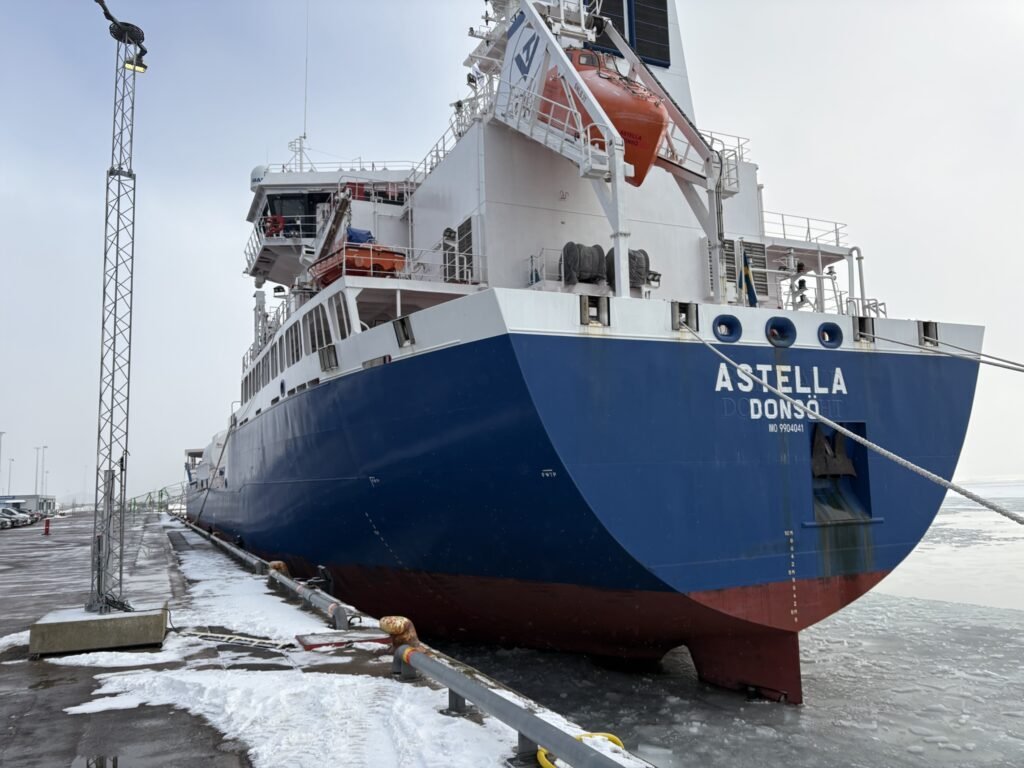 Astella inflaggning Veritas Tankers foto Kenny Reinhold