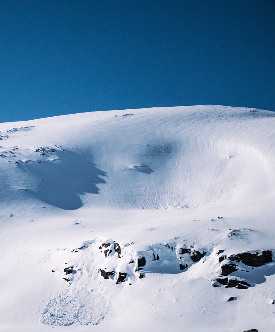 fj&auml;lltoppen geargecorru p&aring; vintern i Riksgr&auml;nsen