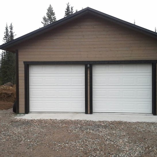 Garage med högre väggliv