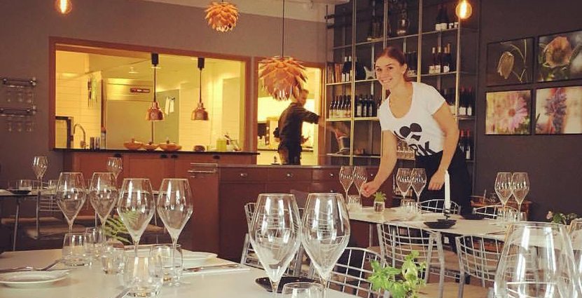 Bryggerikrogen i Nora fokuserar på naturviner och säkra smakkombinationer, det tror ägaren Veronica Carlsson kan få dem att kamma hem titeln Årets Dryckesupplevelse. Foto: Bryggerikrogen i Nora