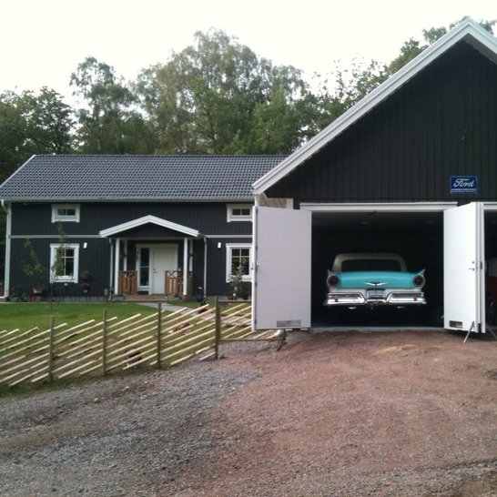Large matching double port garage