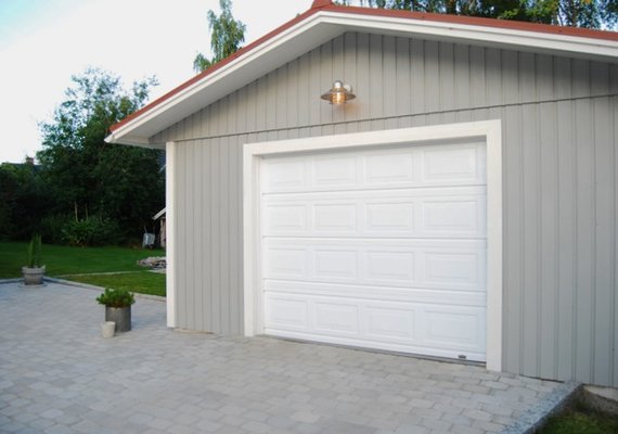 Klassisk garageport