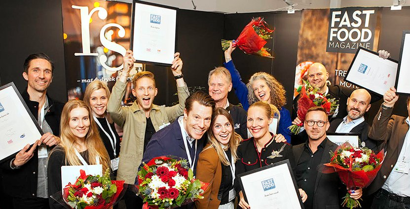 Under onsdagen utsågs vinnarna i snabbmatsbranschens egen tävling Fast Food Awards.  Övre raden, från vänster; Maximiliam Lundin, The Plant, Sandra Berg, Holy Greens, David Egonsson, Holy Greens, Thomas Andersson, Löfbergs, Sarah Tjellander, Tro, Hopp & Kaffe, Ludvig Åström, Brisket & Friends, Staffan Ekstam, McDonalds och Leif Sjöblom, Löfbergs. Nedre raden, från vänster; Emma Sehlstedt, Holy Greens, Johan Lalin, Doktor Mat, Jessica Leroux, Doktor Mat och Magnus Waldehow, Löfbergs. 