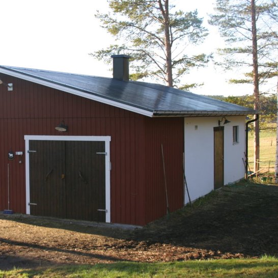 Country style stable appearance double garage