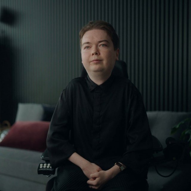 Viktor Andersen, licensed psychologist at Alm Psykiatri, at home