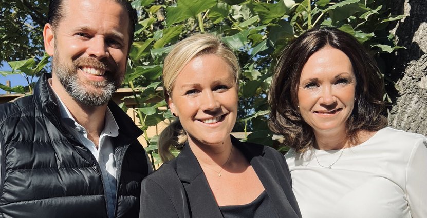 Robert Gynne, destinationsdirektör för Näsby Slott och Lejondals slott, coachar Josefin Thor, som är intresserad av positionen som destinationsdirektör. Längst till höger HR-chef Anna Persson på SMS. 