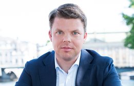 Han går från snabba tåg till Nordens största campingkedja