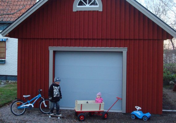 Farm style high ceiling red barn with mini window