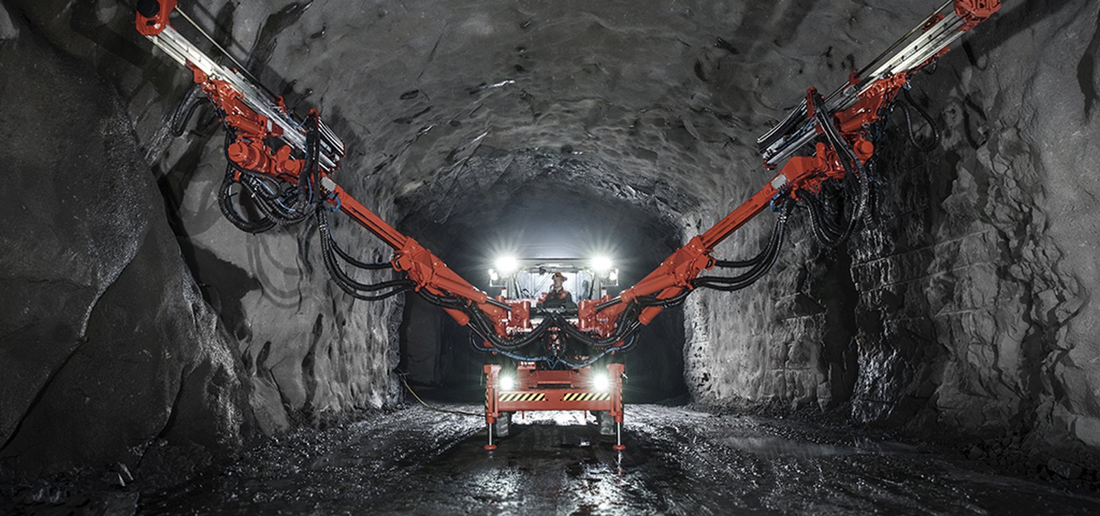<p>Sandvik DD422i wins the Red Dot product design award for 2015, marking the second year in a row that a Sandvik Mining product has won the prestigious award. </p>
