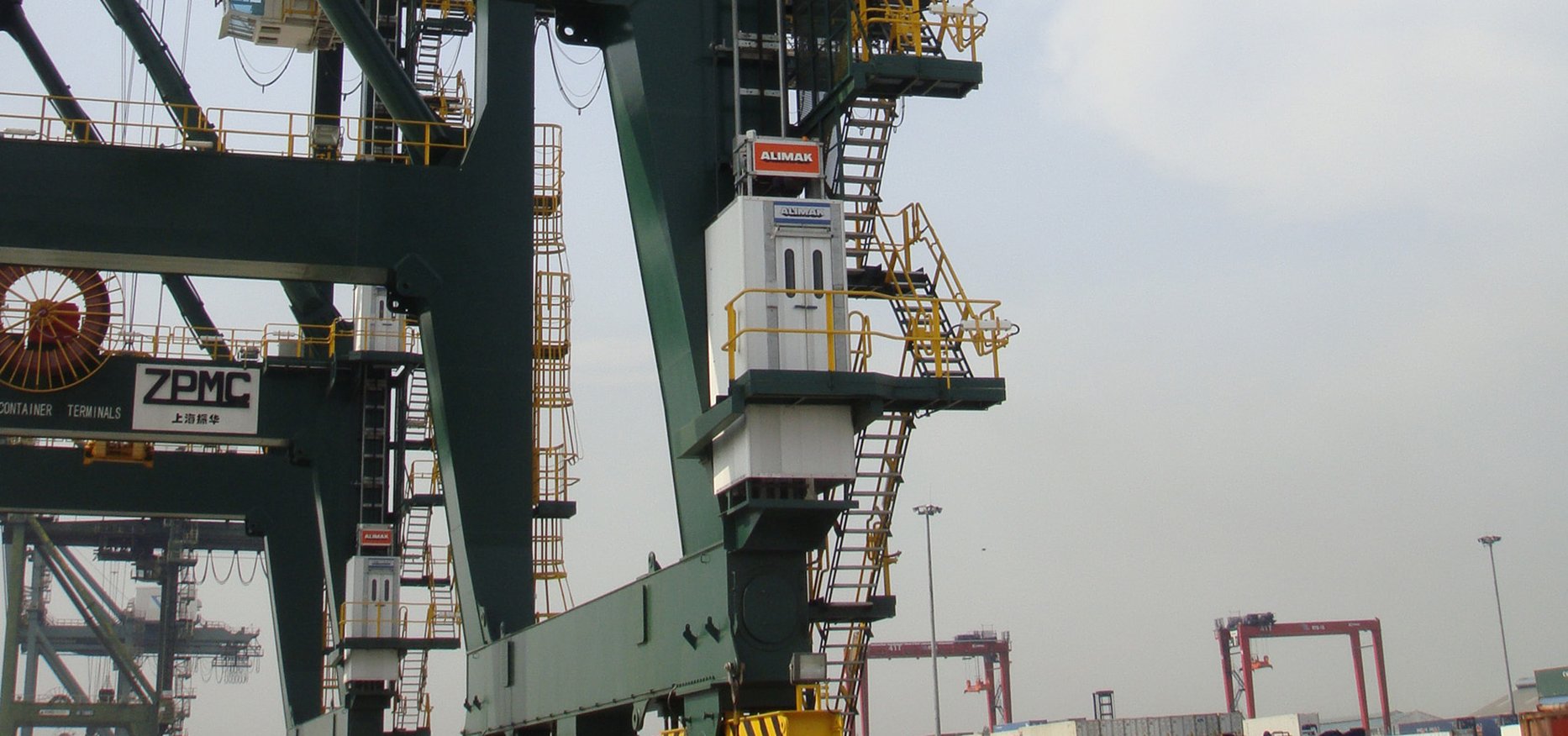 Industrial-elevators-improve-safety-and-efficiency-at-ports-and-shipyards