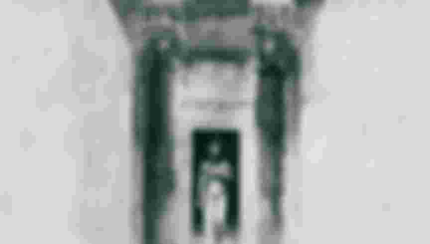 A sketch of Moina Mathers as High Priestess Anari, working the Rites of Isis, Paris, 1899. Credit: Bridgeman Images.