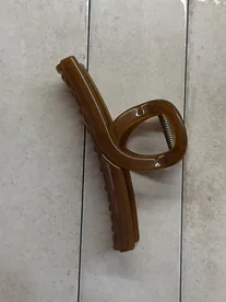 Evlove Loop Hair Claw - Amber