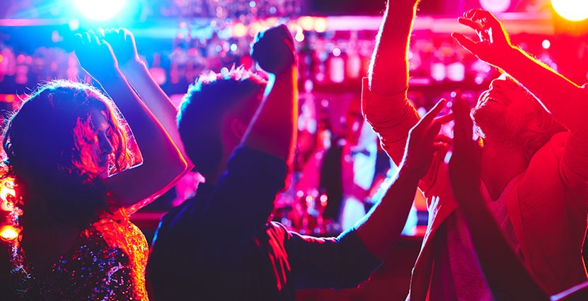 Utredningen föreslår att nattklubbar fortsatt ska omges av tillstånd,<br />
 men att restauranger med dans inte ska det. Foto: Colourbox