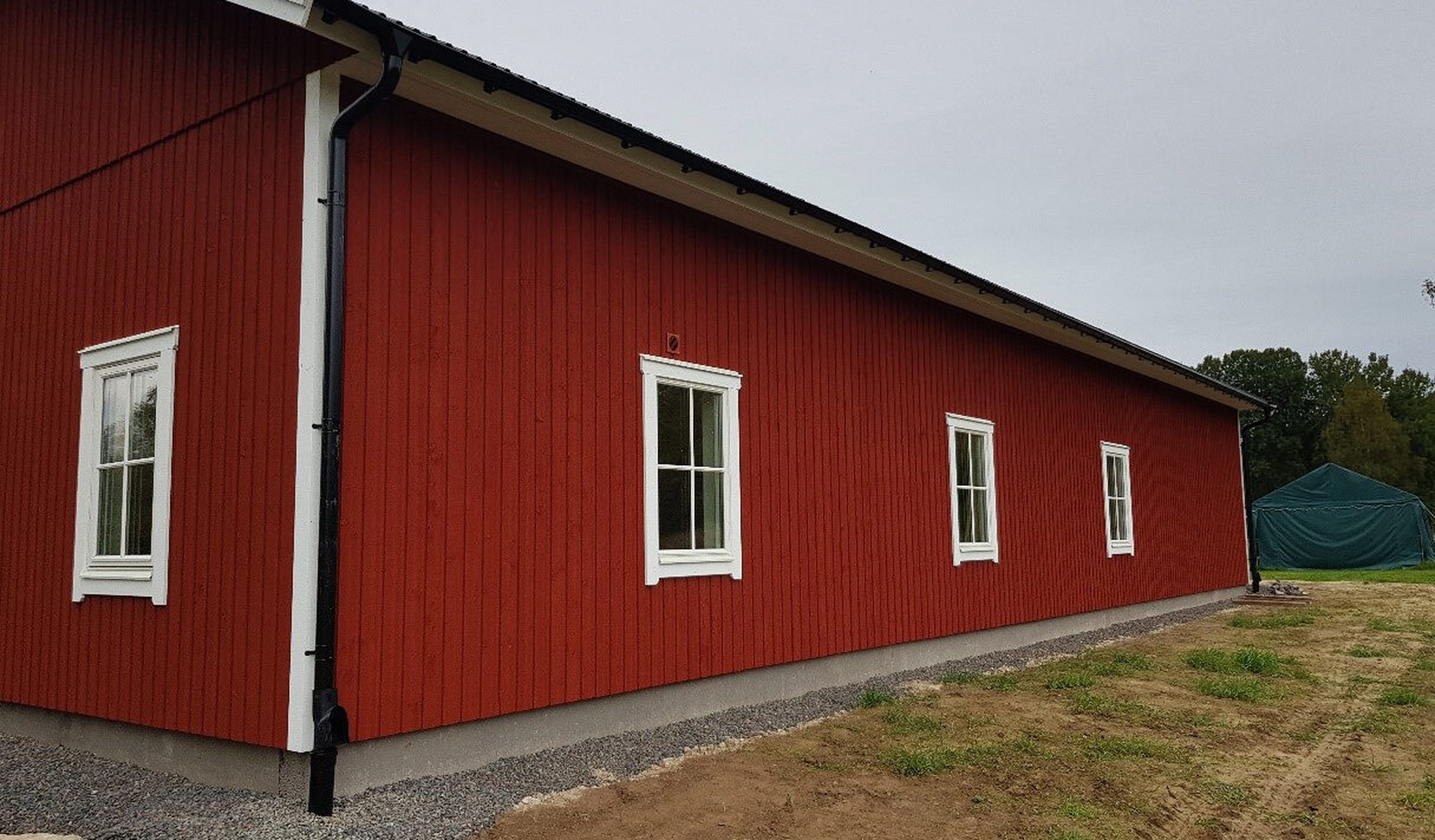 Maskinhall i lantlig stil