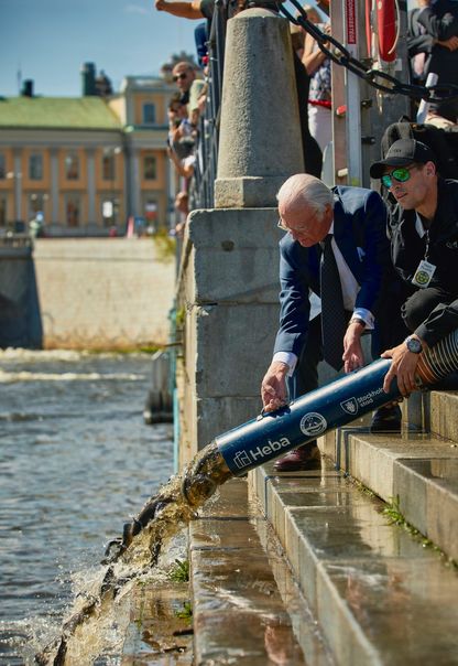 Laxsläppet fick kungligt besök.