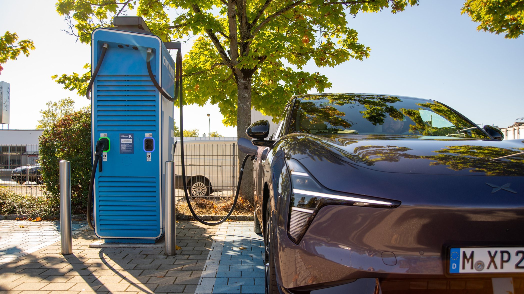 Till skillnad från Xpeng G6 och G9 har L03 inte 800-voltsteknik för snabb laddning och klarar som mest 236 kW.