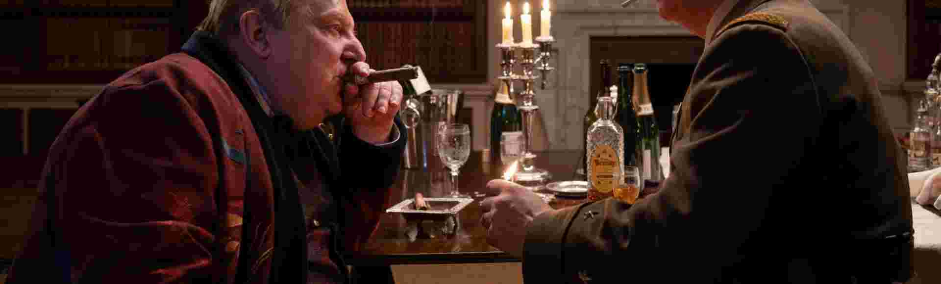 Scene showing Simon Abkarian as Charles de Gaulle and Simon Russell Beale as Winston Churchill in Antonin Baudry's 'De Gaulle: Résistance'.