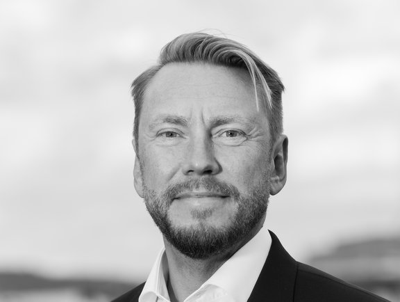 Fredrik Wäppling (Chief Financial Officer)