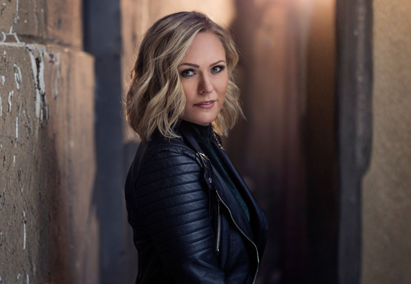 Ulrika Rolfsdotter – författaren med hjärtat i Ådalen firar femårsjubileum