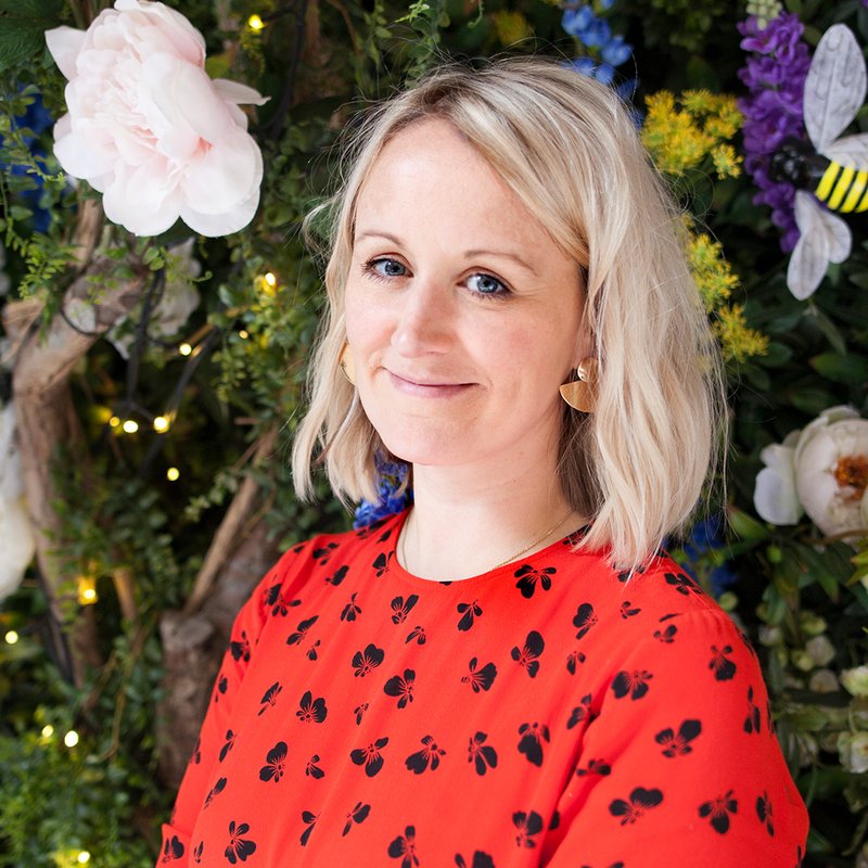 Hennes roman besvarar den eviga frågan: 