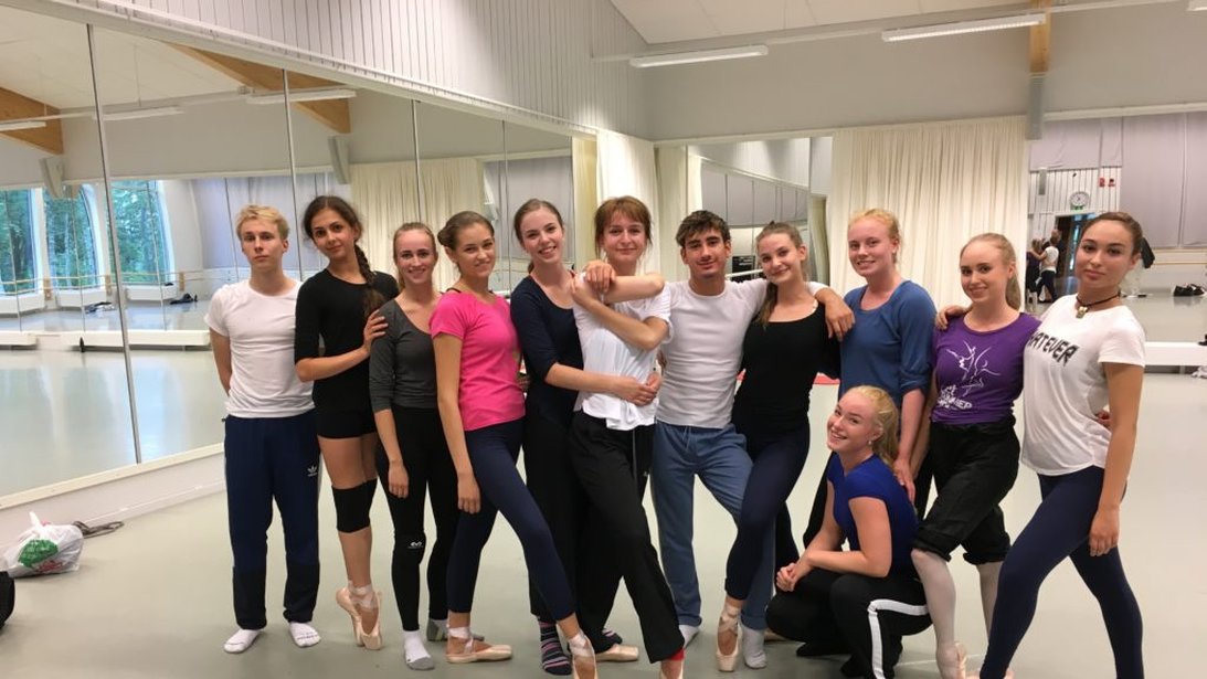 DINs-Ungdanskompani-2016_01