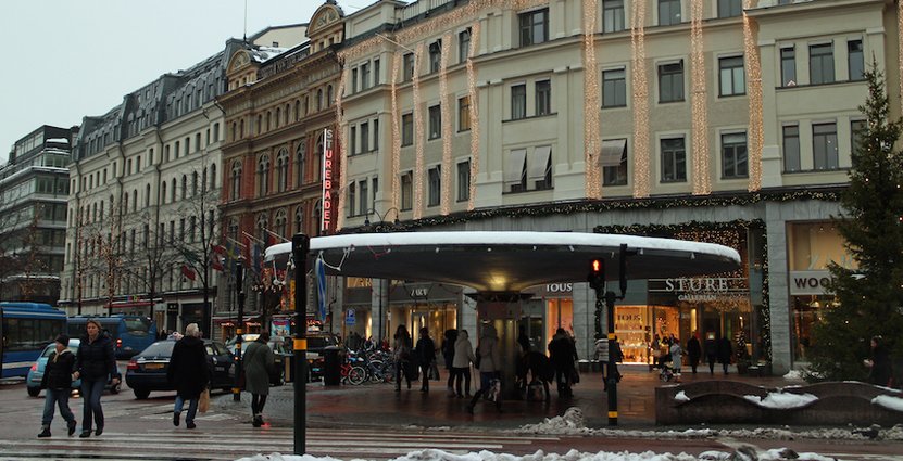 Politikerna i Stockholm valt att skjuta upp beslutet om de omtvistade Stureplanerna. 