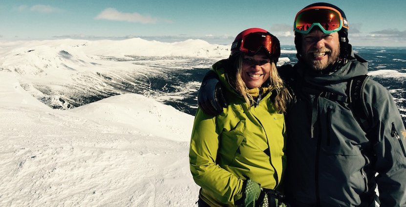 Antalet skidåkare i Kittelfjäll går mot nya höjder, två av dem är Jens Fredriksson och frun Annika Fredriksson. För att möta trycket investerar hans bolag Kålårado Invest ab nu 12 miljoner kronor i en ny backrestaurang. 