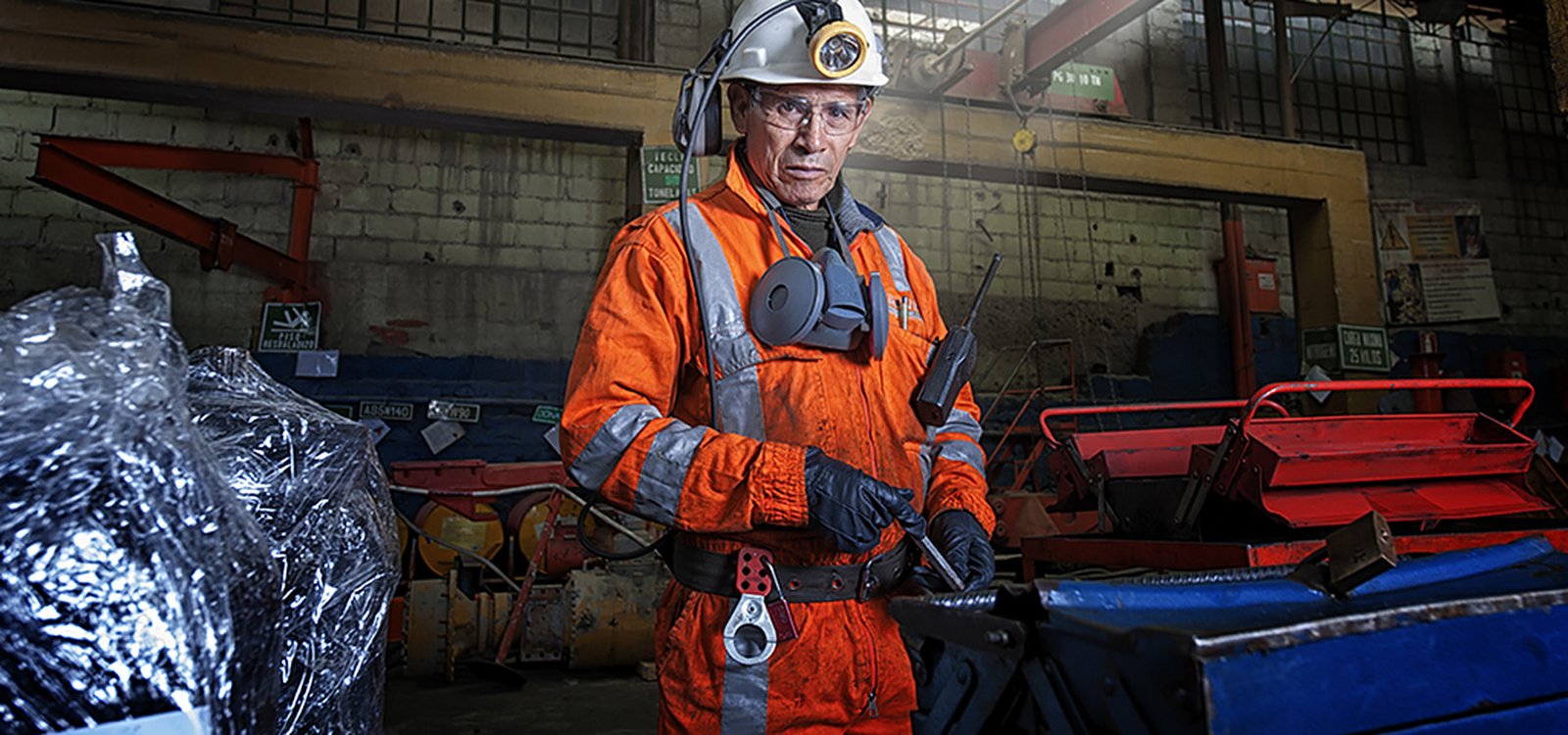 Together with Milpo, technician Gregorio Hernández Cure and his Sandvik colleagues strive to maintain El Porvenir’s reputation as one of the safest mines in Peru.