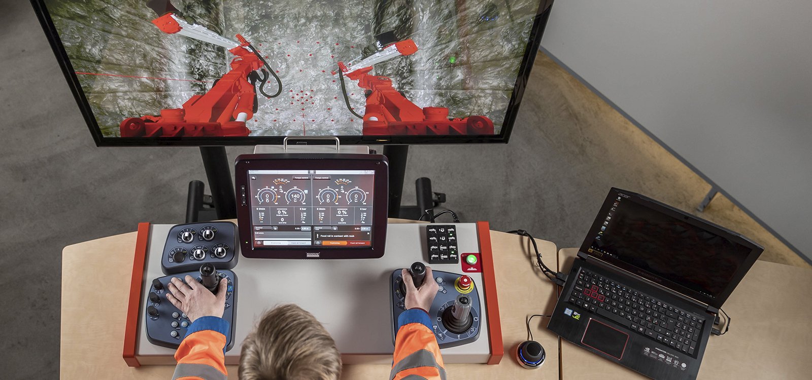 <p>The new simulator delivers virtual training on a variety of drill rigs, helping operators improve their performance.</p>
