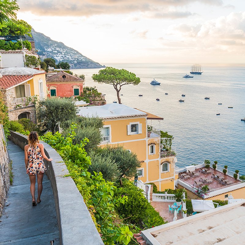 10 spännande böcker om drömresmålens baksida