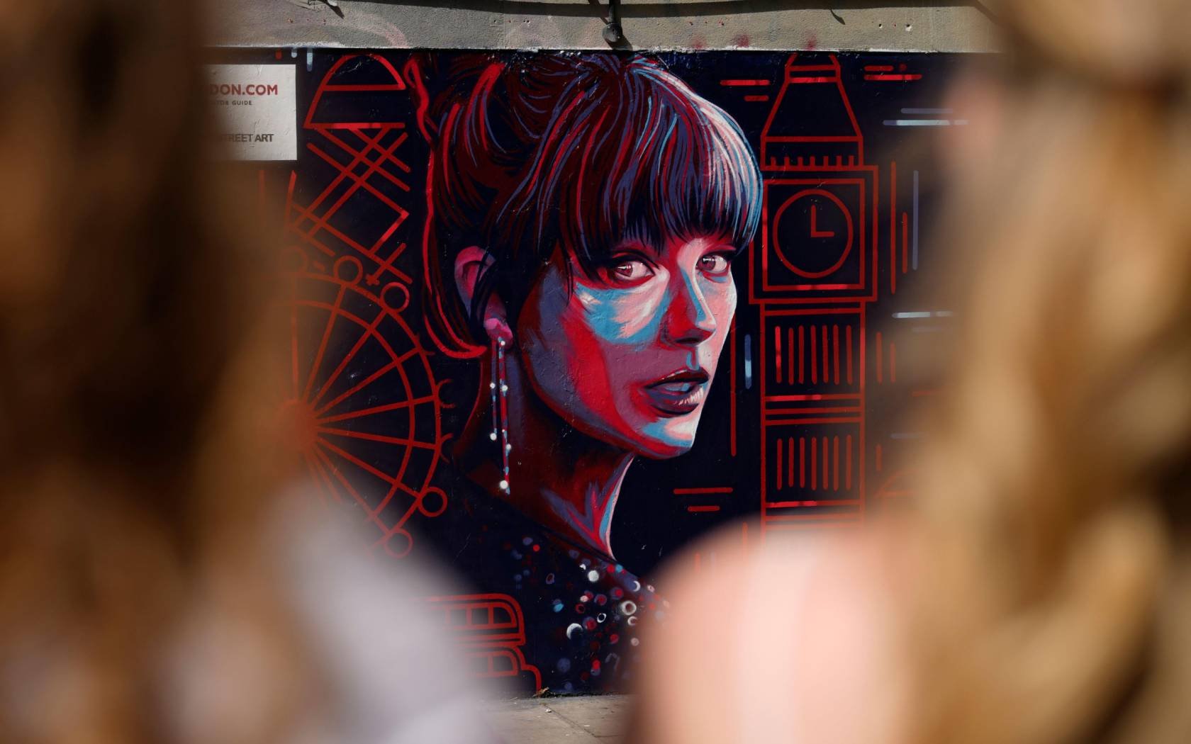 A new mural ofTaylor Swift in London designed by Kate Clayton.