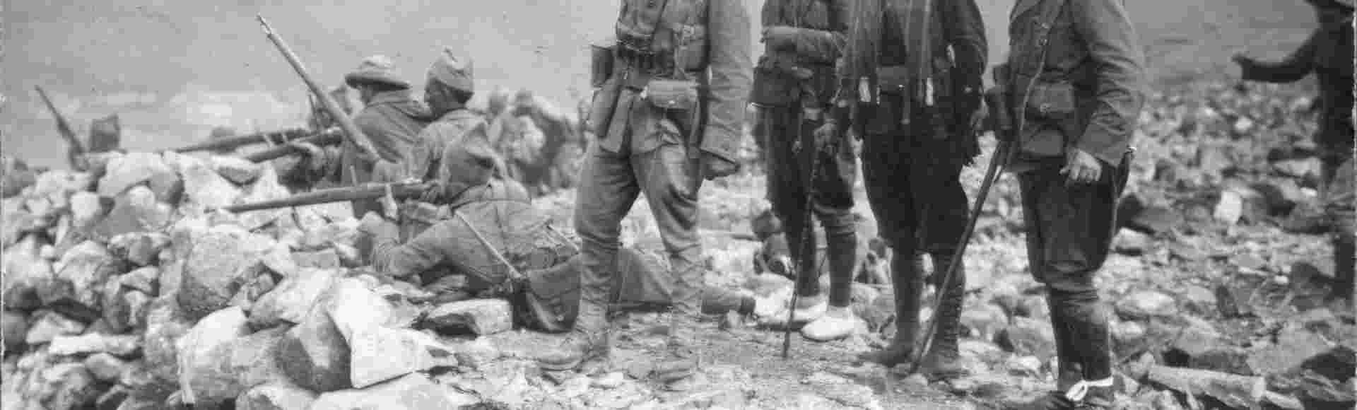 Commander Franco, head of the third of Volunteers, giving orders to his Captains for the assault on Ras Medua, November 1921. Credit: Album/ Archivo ABC
