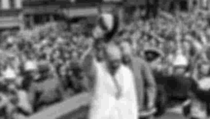 Winston Churchill raising his hat to the crowd in Quebec City