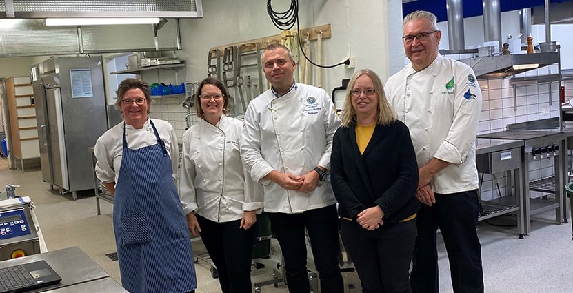 Ryssbygymnasiet: Birgitta Karlsson (yrkeslärare), Annika Fornander (yrkeslärare och programansvarig), Christian Hallberg (krögare Gästgivaregården Ljungby), Ann Gustavsson Goddijn (rektor) samt Matts Andersson (yrkeslärare).  