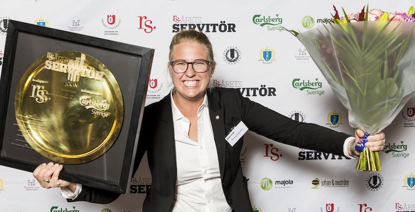 Emma Ziemann är vinnaren i tävlingen Årets Servitör.  