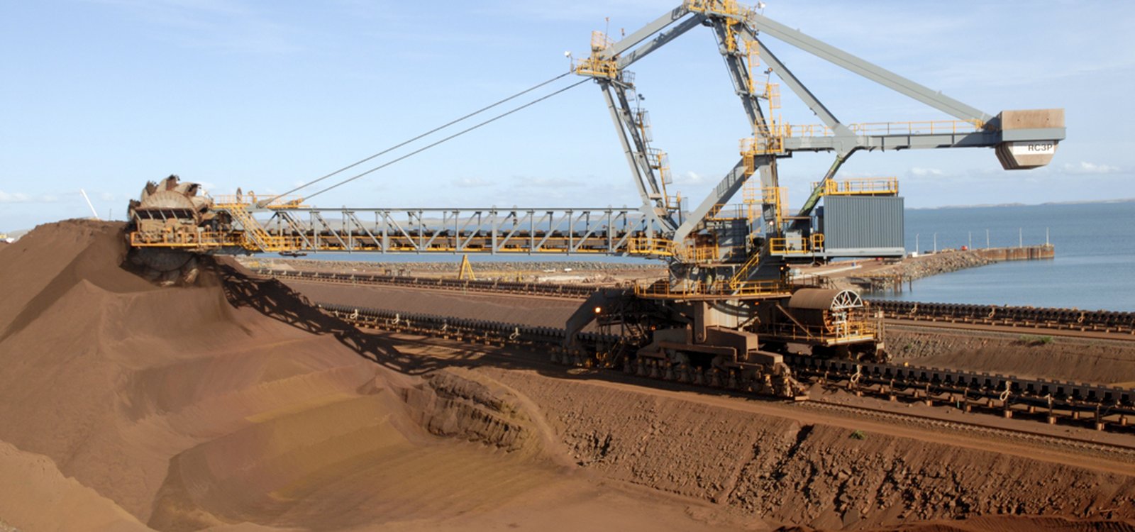 <p>Sandvik has been awarded a major materials handling contract in Australia.</p>
